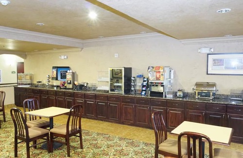 Cresson Hotel | King Bed Stay, Scottish Inns Cresson, Free Breakfast, Minutes from DT Fort Worth