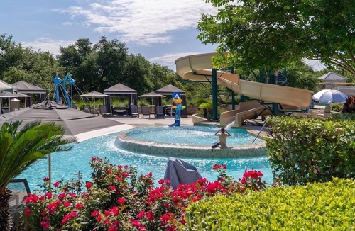 Lakeway Hotel | King Bed with Balcony at Lakeway Resort & Spa, Pets Allowed!