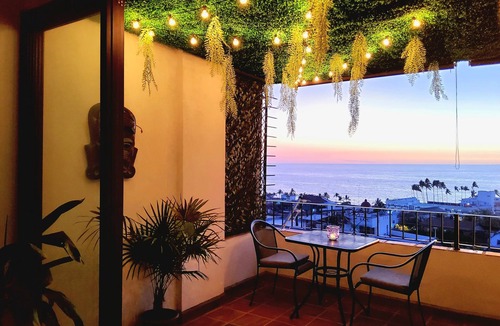 Downtown Puerto Vallarta Condo | King BR w/Private OCEAN VIEW Balcony●Sunsets●Steps to Beach & Malecon●Safe Loc