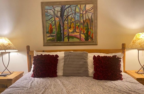 Vail Hotel | King size bed in vail village