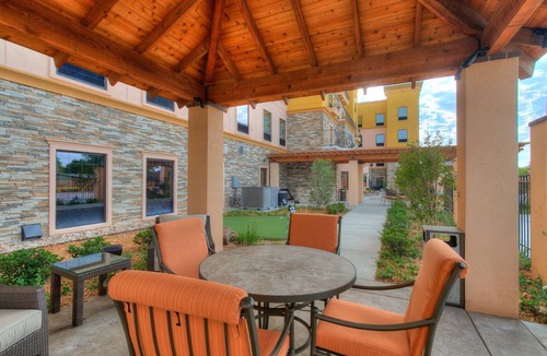 Lubbock Apartment | King Studio Close to Texas Tech