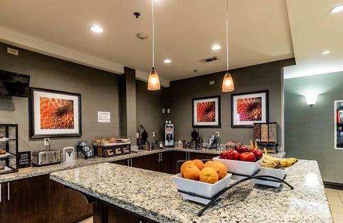 Laredo Apartment | King Studio Near LRD | Shared Hot Tub + Daily Free Breakfast
