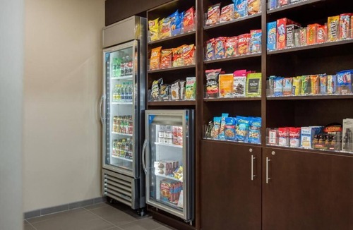 Franklin Park Apartment | King Suite - Accessible/Non-Smoking