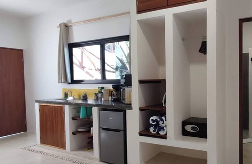 Isla Holbox Apartment | Kitchenette,Sleeps 4, Beach 1 Block, Starlink, c5