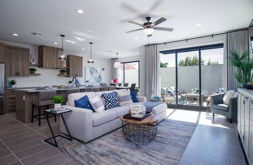 Gilbert House | Knockout home in downtown Gilbert, with Jacuzzi