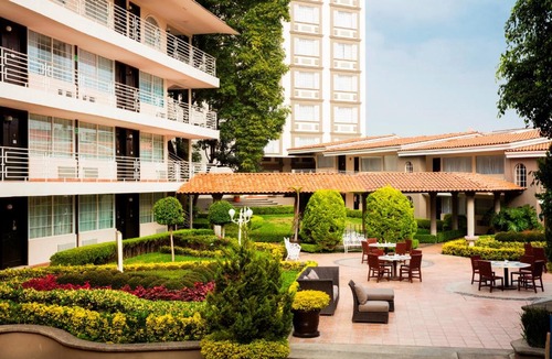 Tlalnepantla de Baz Hotel | Krystal Satelite Maria Barbara