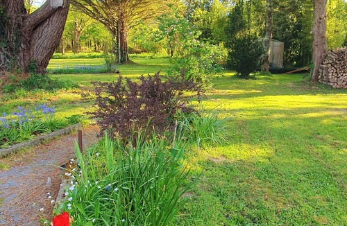 Saint-Andre-des-Eaux Apartment | L'Escapade Briéronne*, between Brière and the Atlantic coast, quiet garden with trees