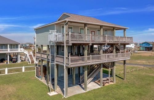 Port Bolivar House | La' Bella Vie - 3 Bedroom - 2 Bath - Sleeps 10