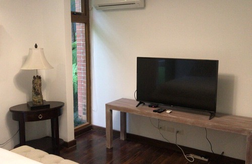 Zona 14 Hotel | La Casa - Luxury Boutique Hotel - 1 Queen Bed