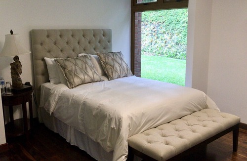 Zona 14 Hotel | La Casa - Luxury Boutique Hotel - 1 Queen Bed