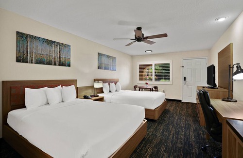 Yuma Hotel | La Fuente Inn & Suites