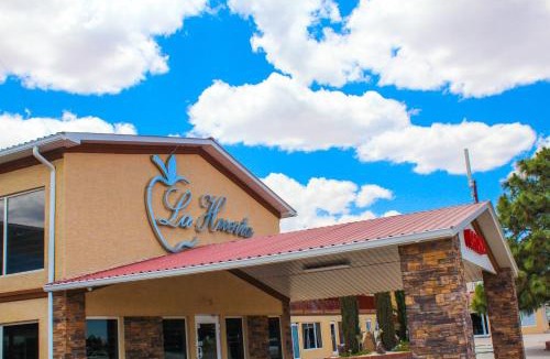 Cuauhtemoc Hotel | La Huerta Inn & Suites