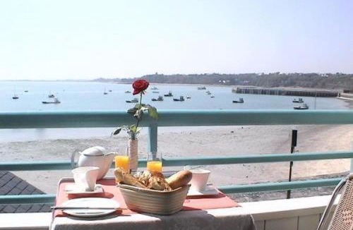 Cancale Hotel | La Mere Champlain