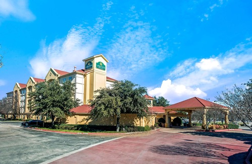 South Arlington Hotel | La Quinta by Wyndham Dallas Arlington South