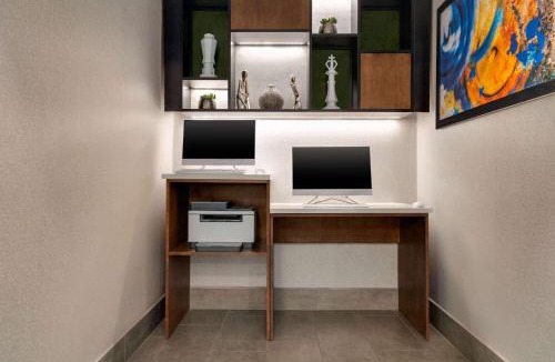 Stephenville Hotel | La Quinta by Wyndham Stephenville