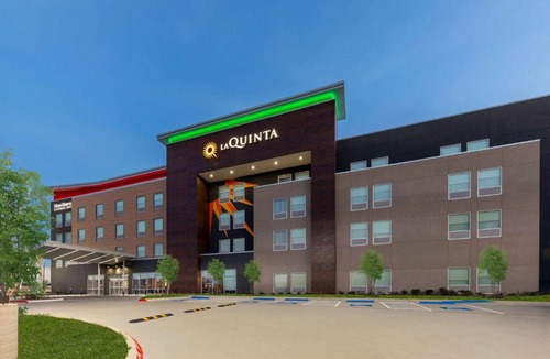DeSoto Hotel | La Quinta Inn & Suites by Wyndham DeSoto