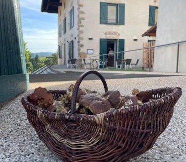 Saint-Bonnet-le-Troncy Hotel | La Table du Musée