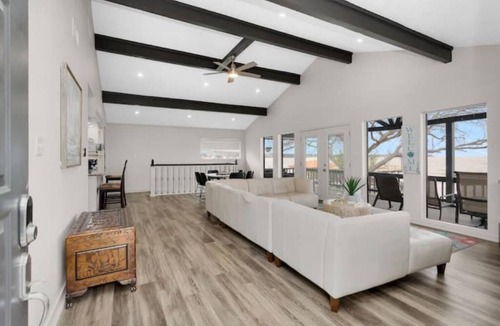 Coldspring House | Lake Breeze Haven