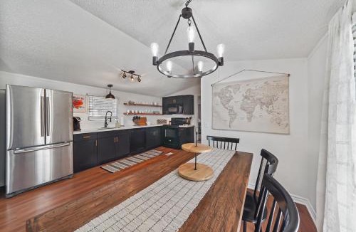 Willis House | Lake Conroe 3BR Home w Boat Ramp Access, Kings, BBQ, Sleeps 8