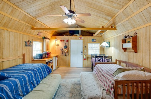 Emory Apartment | Lake Fork Studio Cabin w/Dock + Boat Ramp!