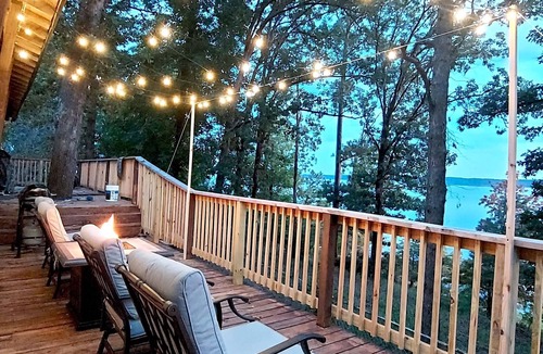 Avinger House | Lake front fun and relaxation