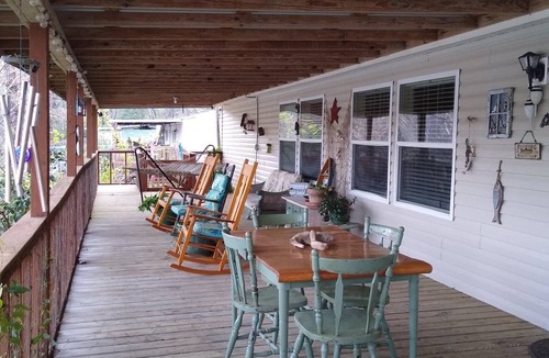 Zavalla House | Lake Front/Great Views/Direct Lake Access Sanitized between visits