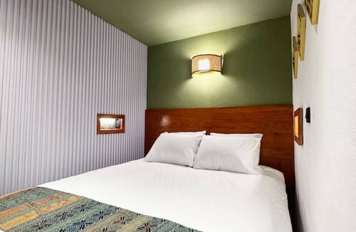 San Lucas Toliman Bed & Breakfast | Lake Front Private Room With Pool, Jacuzzi & Sauna