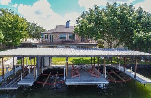 Kingsland House | Lake it Easy