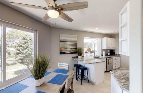 Kingsland House | Lake it Easy