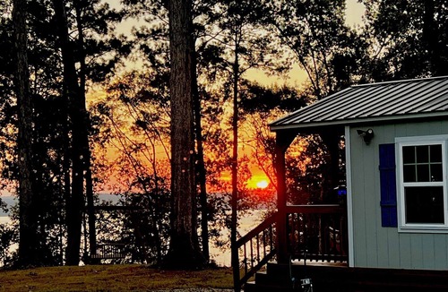 Etoile Cabin | Lake Sam Rayburn "True" Waterfront Escape - Bring Boat, Kayak & Fishing Poles!