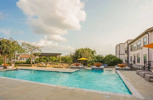 Spanish Oaks Apartment | ⭑LAKE TRAVIS- SUITE DREAMS⭑ (NEW LISTING!!)