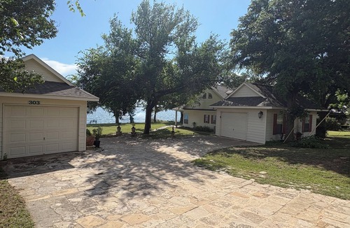 Silver Creek Village House | Lakefront family gathering haven. Sleeps 18. Private boat ramp. Boat available!