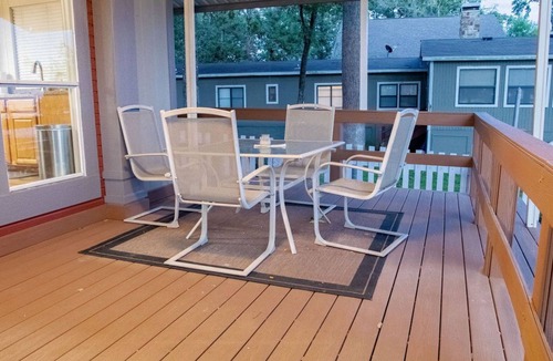 Carolyn Estates House | Lakefront lodging that your family will love