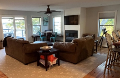 Malakoff House | Lakefront on open water w/fire pit, boat dock/party deck, paddle boards & kayak