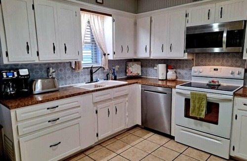 Lone Oak House | Lakeside Bliss 1 Hr. from Dallas