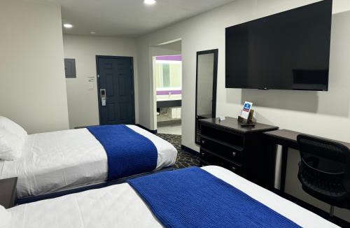 Lone Star Hotel | Lakeside Inn and Suites