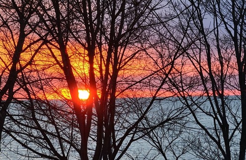 Ashtabula House | Lakeview Ashtabula, OH - 5 min to GOTL - Deck - King - Wineries - Lake Erie