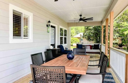 Lavon Apartment | Lakeview Oasis