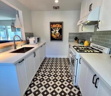 Burbank Apartment | Lalaland Bungalow