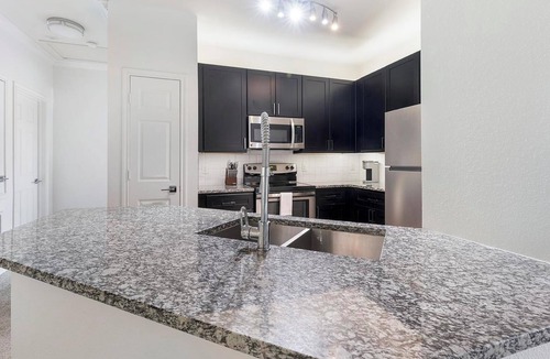 Austin Apartment | Landing | Amazing 1BD, Courtyard, Gym