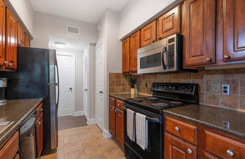 West Oak Hill Apartment | Landing | Amazing 1BD, Gym