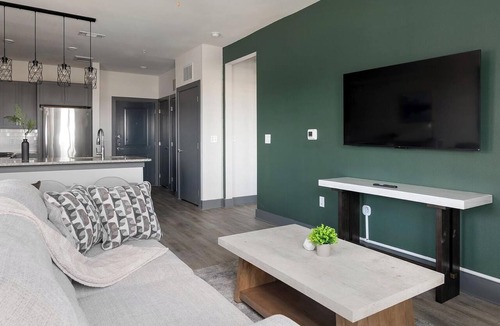 Terrell Apartment | Landing | Amazing 1BD, Gym