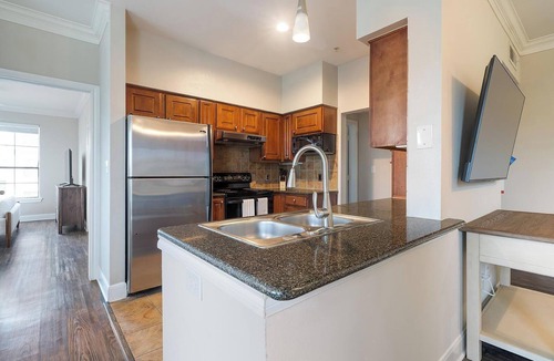West Oak Hill Apartment | Landing | Amazing 2BD, Gym
