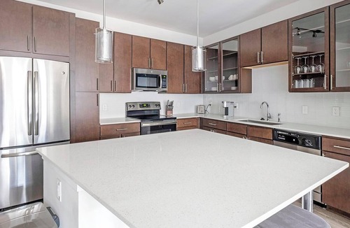 Woodland Heights Apartment | Landing | Amazing Studio, Gym, Game Room