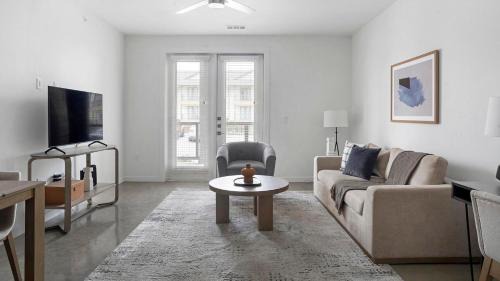 Austin Apartment | Landing Apartments - The Artesian at Bee Cave