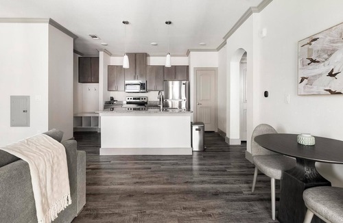 Manor Apartment | Landing | Beautiful 1BD, Clubhouse, Courtyard