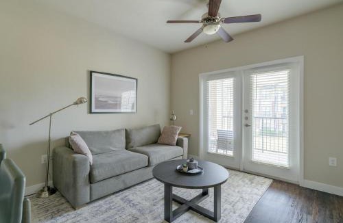 Katy Apartment | Landing Beautiful 1BD Courtyard Clubhouse