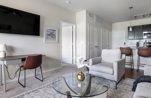 Austin Apartment | Landing | Beautiful 2BD, Courtyard, Clubhouse