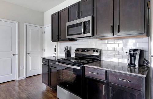 Austin Apartment | Landing | Beautiful 2BD, Courtyard, Clubhouse