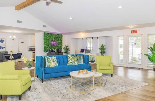 DeSoto Apartment | Landing | Beautiful 2BD, Tennis Court, Pool